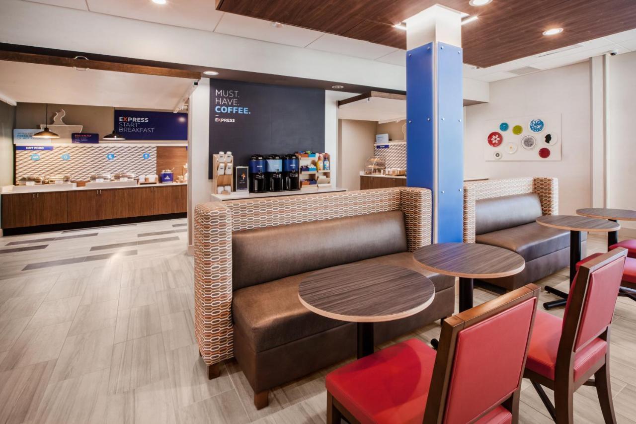 Holiday Inn Express Tallahassee-University Central By Ihg Экстерьер фото