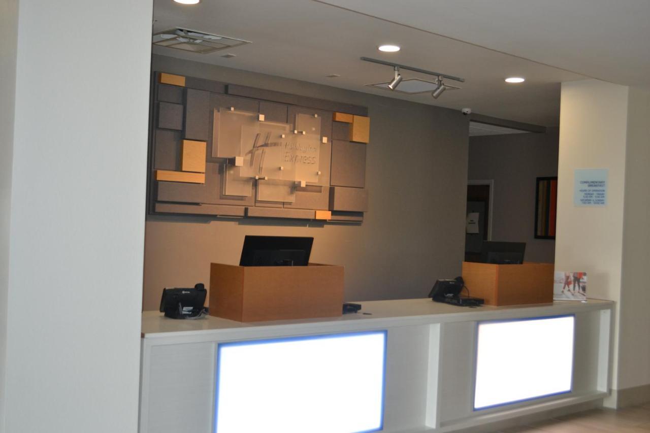 Holiday Inn Express Tallahassee-University Central By Ihg Экстерьер фото